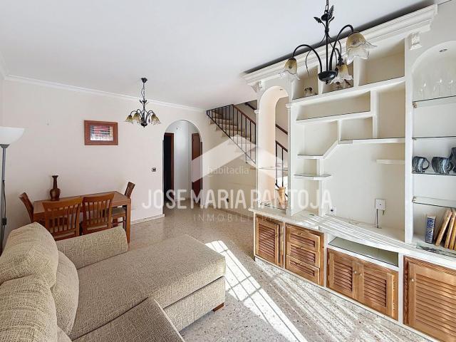 Casa adosada en venta en Jerez de la Frontera, El Rocío La Milagrosa. UNIFAMILIAR EN LOS CEDROS. Casas adosadas Jerez de la.