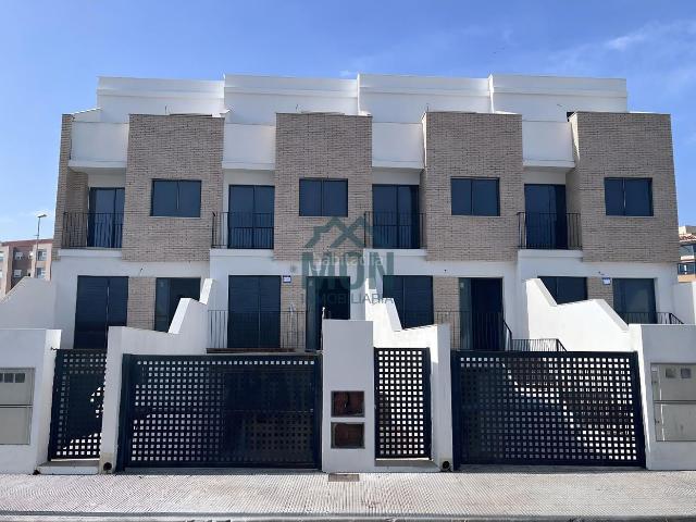 Casa adosada en venta en Onda. Adosado en construcción en Onda. Casas adosadas.