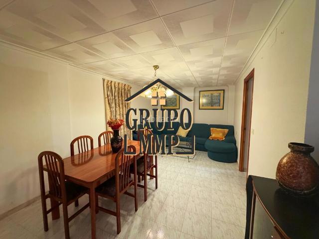 Casa adosada en venta en Onda. Espectacular Casa de 3 Plantas con Vistas Panorámicas en Onda Espacio, Luz y Versatilidad. Casas adosadas.