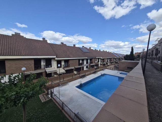 Casa adosada en Venta en Oeste