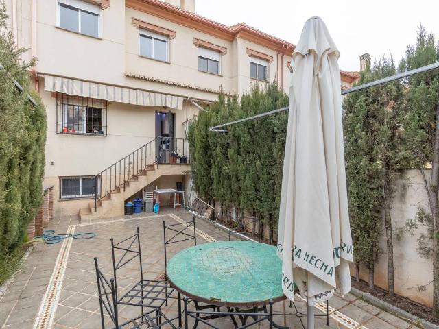 Casa adosada en Venta en Ogíjares