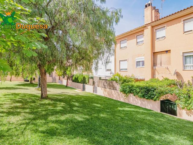 Casa adosada en venta en Ogíjares. Casa adosada en lomalinda Ogijares Con piscina comunitaria. Casas adosadas.