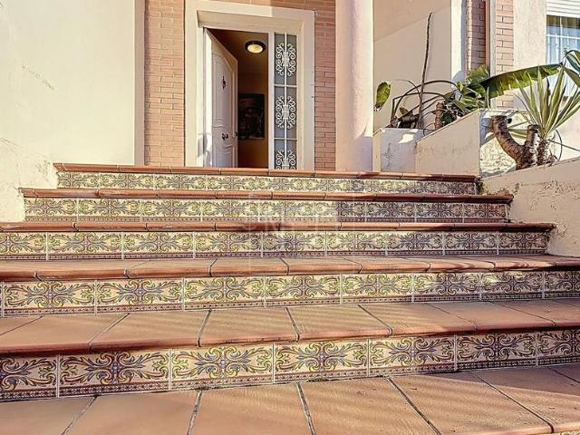 Casa adosada en venta en Ogíjares. CHALET ADOSADO EN CALLE GLORIA FUERTES, OGIJARES. Casas adosadas.