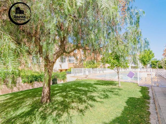 Casa adosada en venta en Ogíjares. ADOSADO LOMALINDA. Casas adosadas.