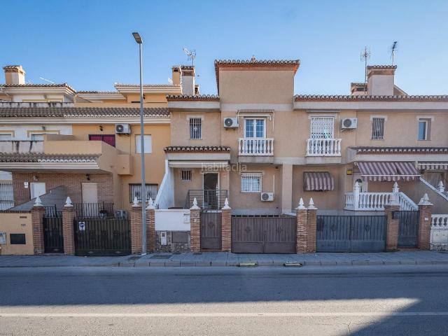 Casa adosada en venta en Ogíjares. Luz, calma y hogar la casa perfecta para familias en Ogíjares. Casas adosadas.