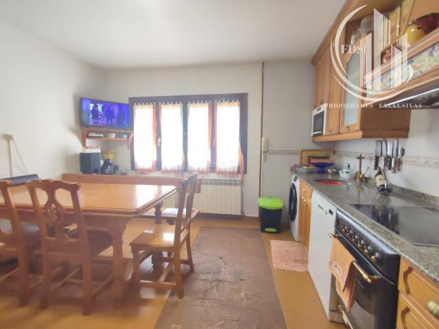 Casa adosada en venta en Ojacastro. * Casa reformada con 3 habitaciones, merendero txoco y terraza, a un paso de Ezcaray *. Casas adosadas.