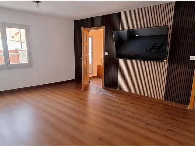 Casa adosada en venta en Olesa de Montserrat, de 141 m² 4 habitaciones por 238.000