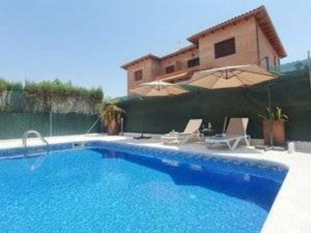 Casa adosada en Venta en Olías del Rey