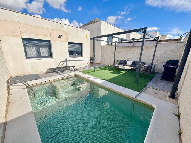 Casa adosada en Venta en Olías del Rey