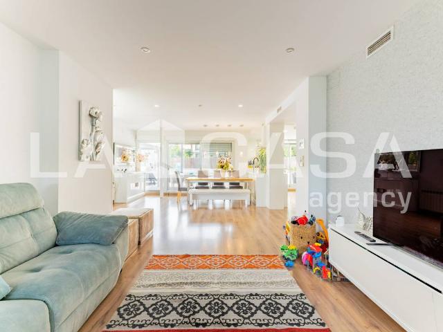 Casa adosada en Venta en Olimar Carambolo Atalaya de Levante