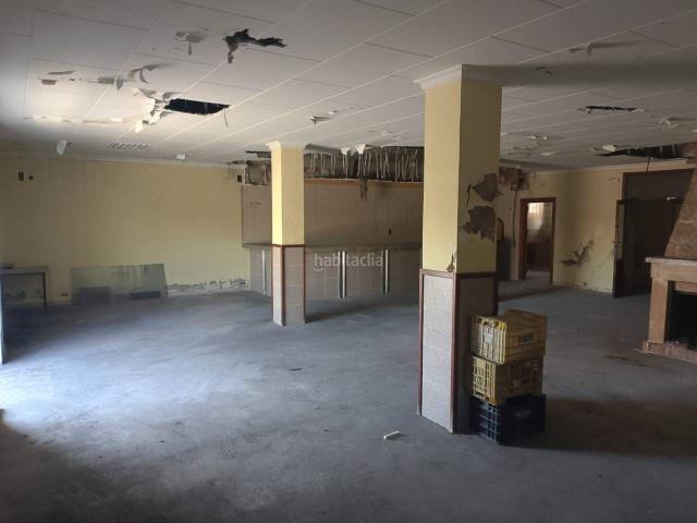 Casa adosada en venta en Oliva, Oliva Nova. Amplio restaurante con casa cerca de Olivanova, totalmente para reformar. Casas adosadas.