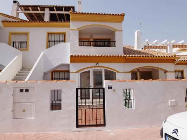 Casa adosada en venta en Oliva, Oliva Nova. MAGNÍFICO DUPLEX DE 120 METROS A ESCASOS 80 METROS DE LA PLAYA. Casas adosadas.