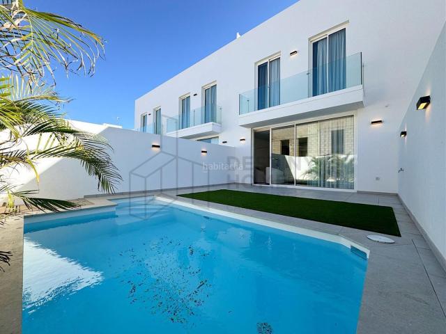 Casa adosada en venta en Oliva La, Corralejo. Casa Adosada de Lujo en Corralejo. Casas adosadas Oliva.