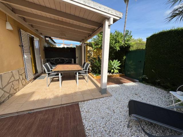 Casa adosada en Venta en Oliva Nova