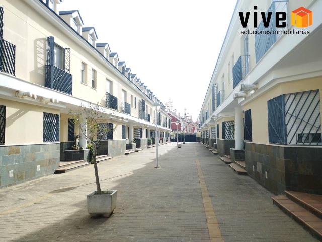 Casa adosada en Venta en Olivar de Quintos