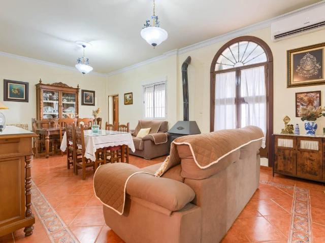 Casa adosada en Venta en Olivares