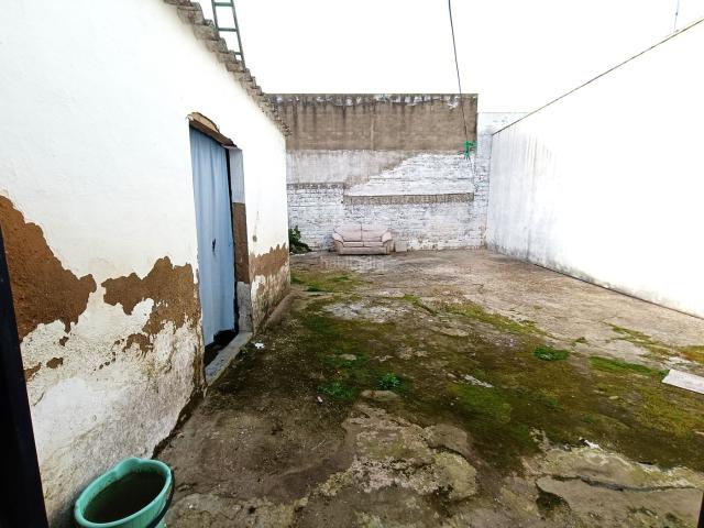 Casa adosada en venta en Olivares. Casa de pueblo a reformar en Olivares. Casas adosadas.