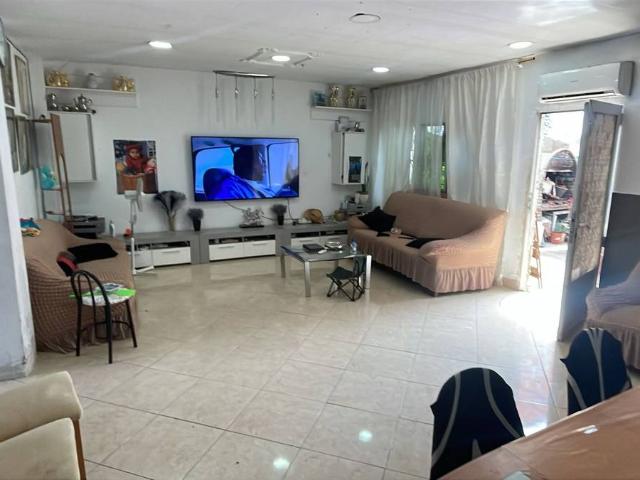 Casa adosada en Venta en Oliver