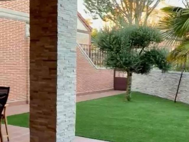 Casa adosada en Venta en Olmedo