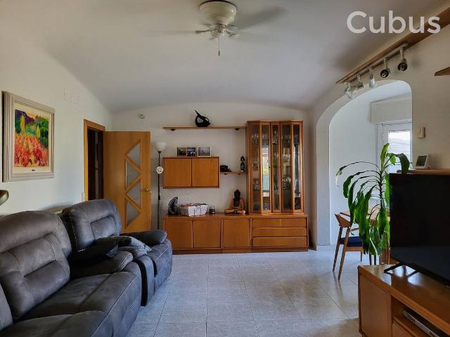 Casa adosada en Venta en Olot