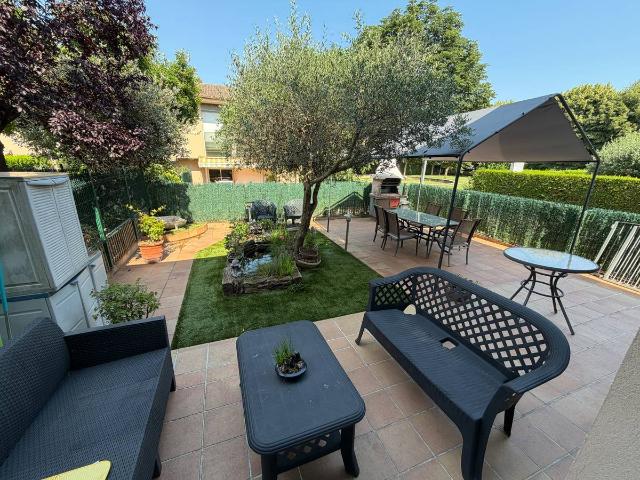Casa adosada en Venta en Olot