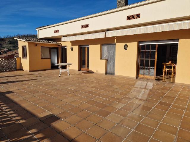 Casa adosada en Venta en Olot