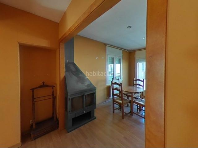 Casa adosada en venta en Olot. Casa adosada para reformar en Olot Girona. Casas adosadas.