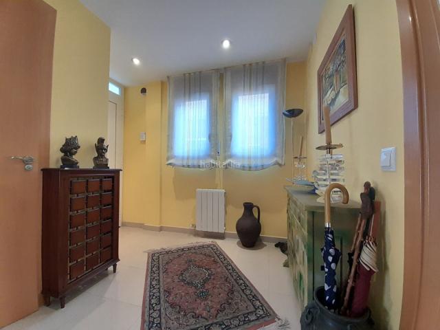 Casa adosada en venta en Olot. Casas adosadas.