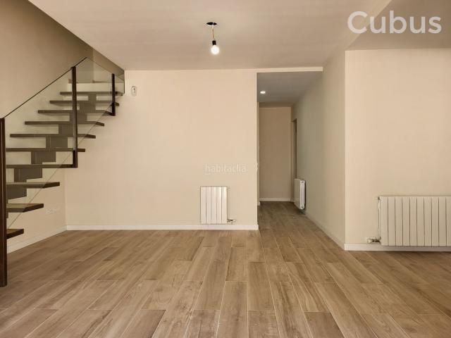 Casa adosada en venta en Olot. Casas adosadas.