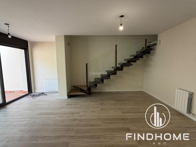 Casa adosada en venta en Olot. Casas adosadas.