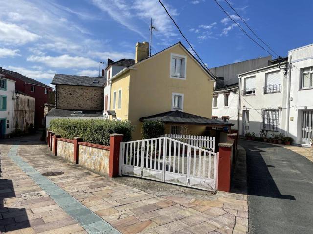 Casa adosada en Venta en Ortigueira