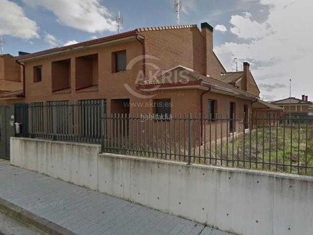 Casa adosada en venta en Orcoyen. Casa en venta a las afueras de Pamplona, en Orkoien. Casas adosadas.