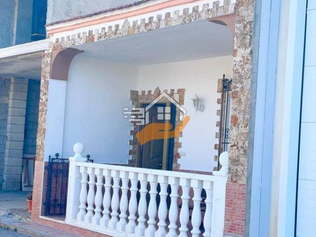 Casa adosada en Venta en Oria