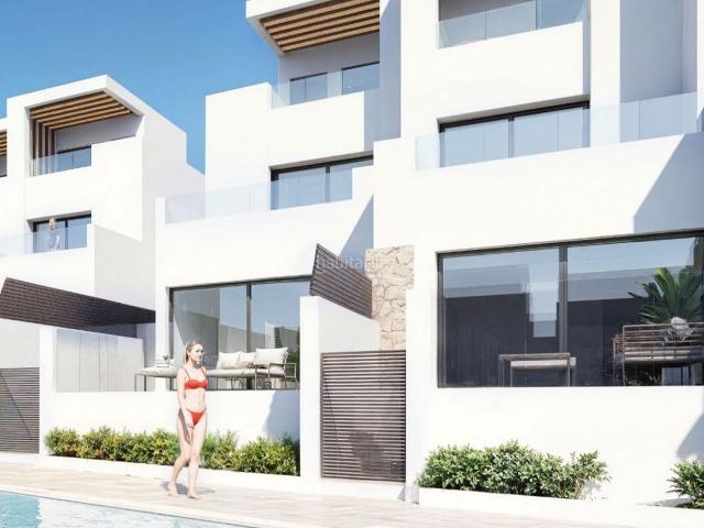 Casa adosada en venta en Orihuela, Campoamor. Casas adosadas.