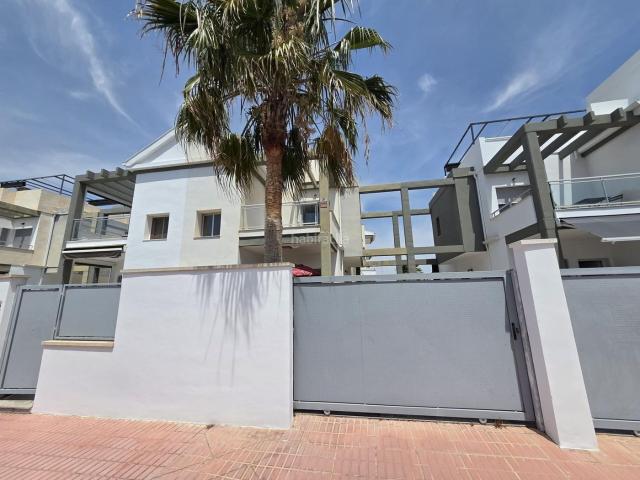 Casa adosada en venta en Orihuela, Lomas de Cabo Roig Los Dolses. GRAN ADOSADO EN ORIHUELA COSTA 3 HAB, 2 BAÑOS, 1 BASEO. Casas adosadas.