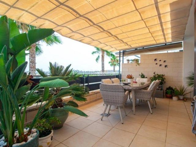 Casa adosada en venta en Orihuela, Lomas de Campoamor Las Ramblas. Casa adosada moderna en una zona popular!. Casas adosadas.