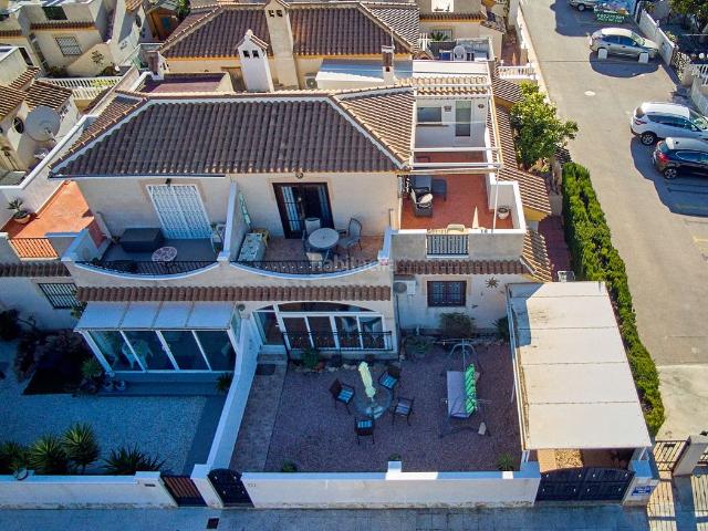 Casa adosada en venta en Orihuela, La Florida. Casas adosadas.
