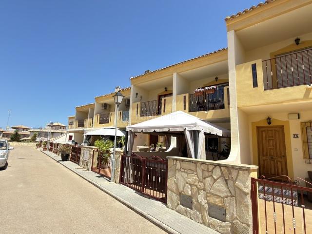 Casa adosada en venta en Orihuela, La Zenia. Casas adosadas.