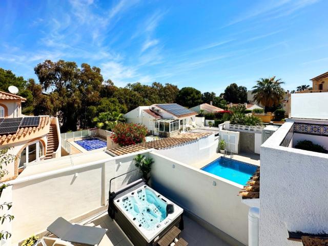 Casa adosada en venta en Orihuela, La Zenia. ADOSADO DE 3 DORMITORIOS Y 3 BAÑOS EN LA ZENIA ORIHUELA COSTA. Casas adosadas.
