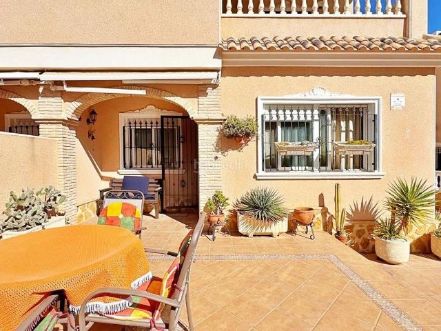 Casa adosada en venta en Orihuela, Villamartín Las Filipinas. Hermosa casa adosada de esquina!. Casas adosadas.