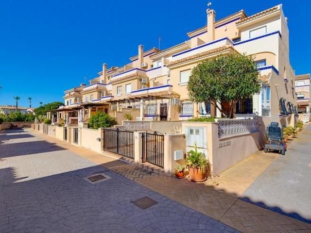 Casa adosada en venta en Orihuela, La Zenia. Orihuela CostaCasa. Casas adosadas.