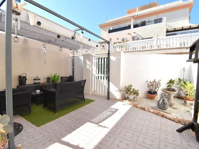 Casa adosada en venta en Orihuela, Playa Flamenca. Casas adosadas.