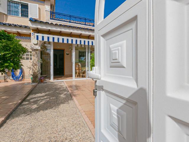 Casa adosada en venta en Orihuela, Playa Flamenca. Casas adosadas.