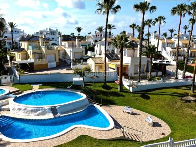 Casa adosada en venta en Orihuela, Villamartín Las Filipinas. ADOSADO DE 4 HABITACIONES EN LOS DOLSES. Casas adosadas.