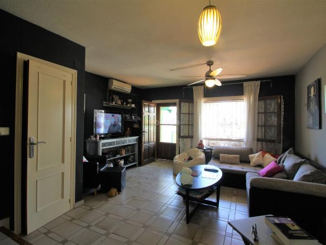 Casa adosada en venta en Orihuela, Villamartín Las Filipinas.. Casas adosadas.