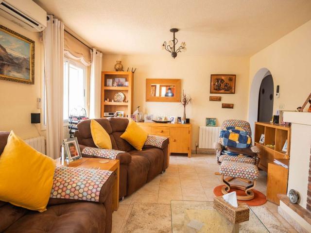 Casa adosada en venta en Orihuela, Villamartín Las Filipinas. Casas adosadas.