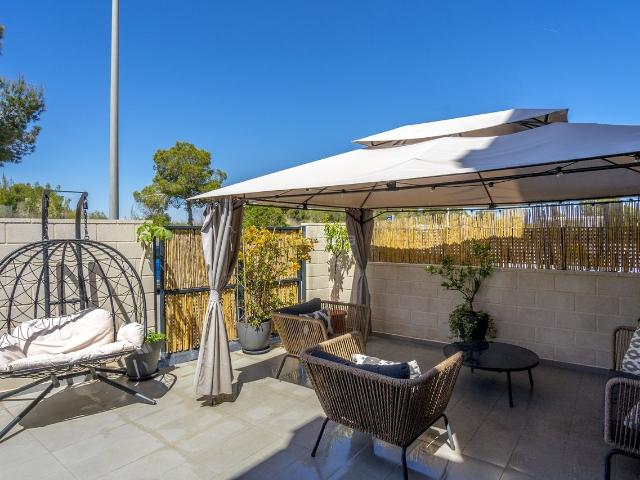 Casa adosada en venta en Orihuela, Villamartín Las Filipinas. Casas adosadas.