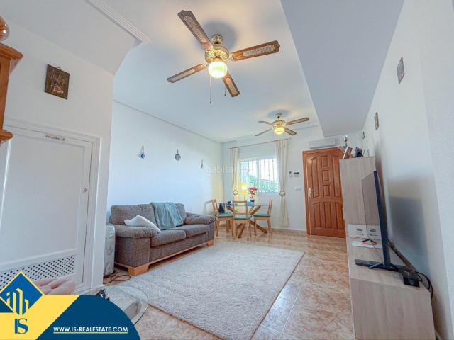 Casa adosada en venta en Orihuela, Zeniamar Horizonte La Campana. Casa con piscina compartida en Torrevieja, provincia de Alicante. 2 habitaciones 96 m² 1,2 kilómetros al mar. Casas adosadas.