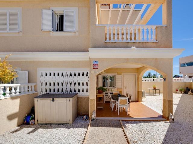 Casa adosada en venta en Orihuela, Zeniamar Horizonte La Campana. Adosado de esquina con dos dormitorios despacho en la residencia Zeniamar, Orihuela Costa. Aire acondicionado, parcela privada.