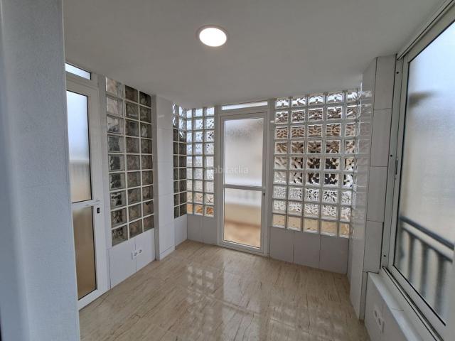 Casa adosada en venta en Orihuela, Zeniamar Horizonte La Campana. Precioso bungalow ubicado en Orihuela Costa, caracterizado por su ambiente vacacional y la proximidad a playas de bandera azul.
